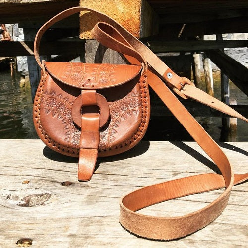 Small tan leather online crossbody bag