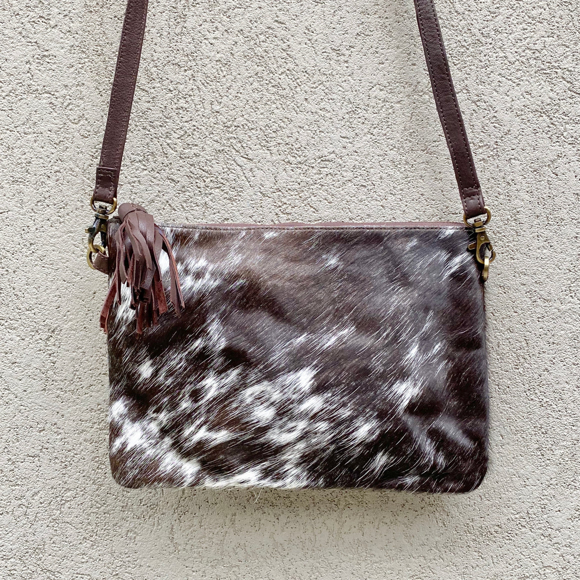 Sahara Reversible Cowhide & Leather Crossbody Clutch Bag - Speckled Chocolate White - KITTY KAT